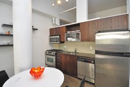 410-233-Carlaw-Ave004_Reduced