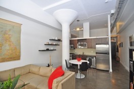 410-233-Carlaw-Ave009_Reduced